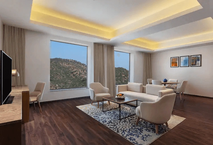 KING BEDROOM DELUXE SUITE
