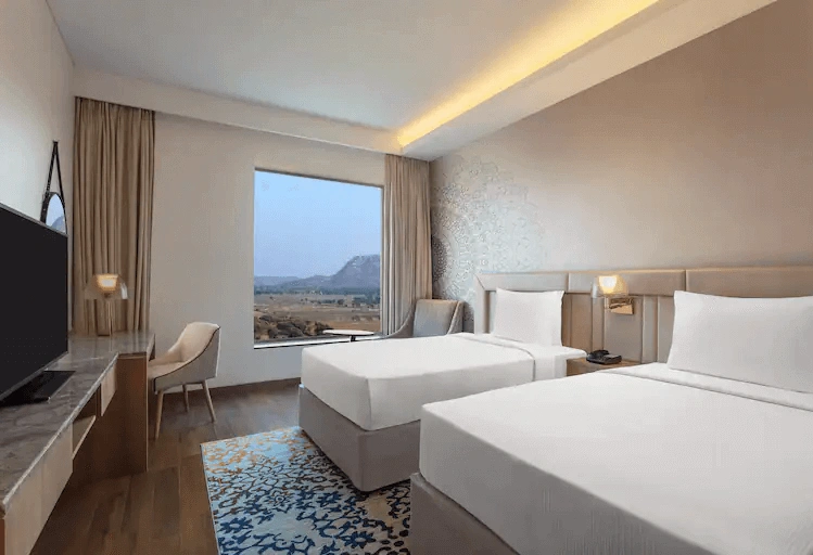 TWIN DELUXE ROOM