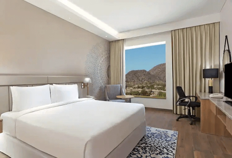 KING GUEST ROOM ARAVALLI RANGE VIEW