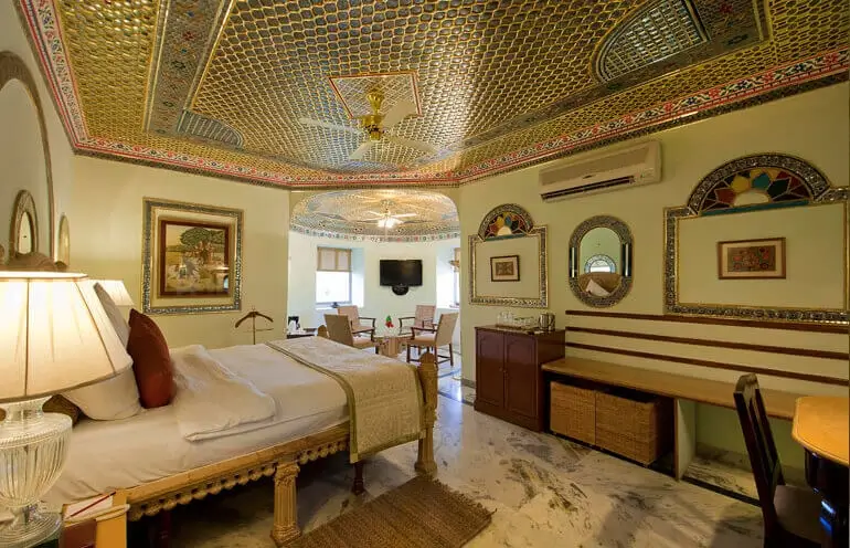 Sheesh Mahal