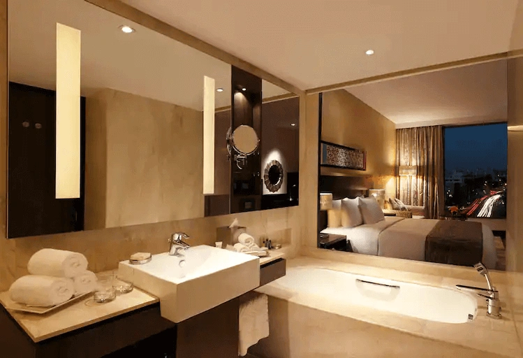 KING GUEST ROOM