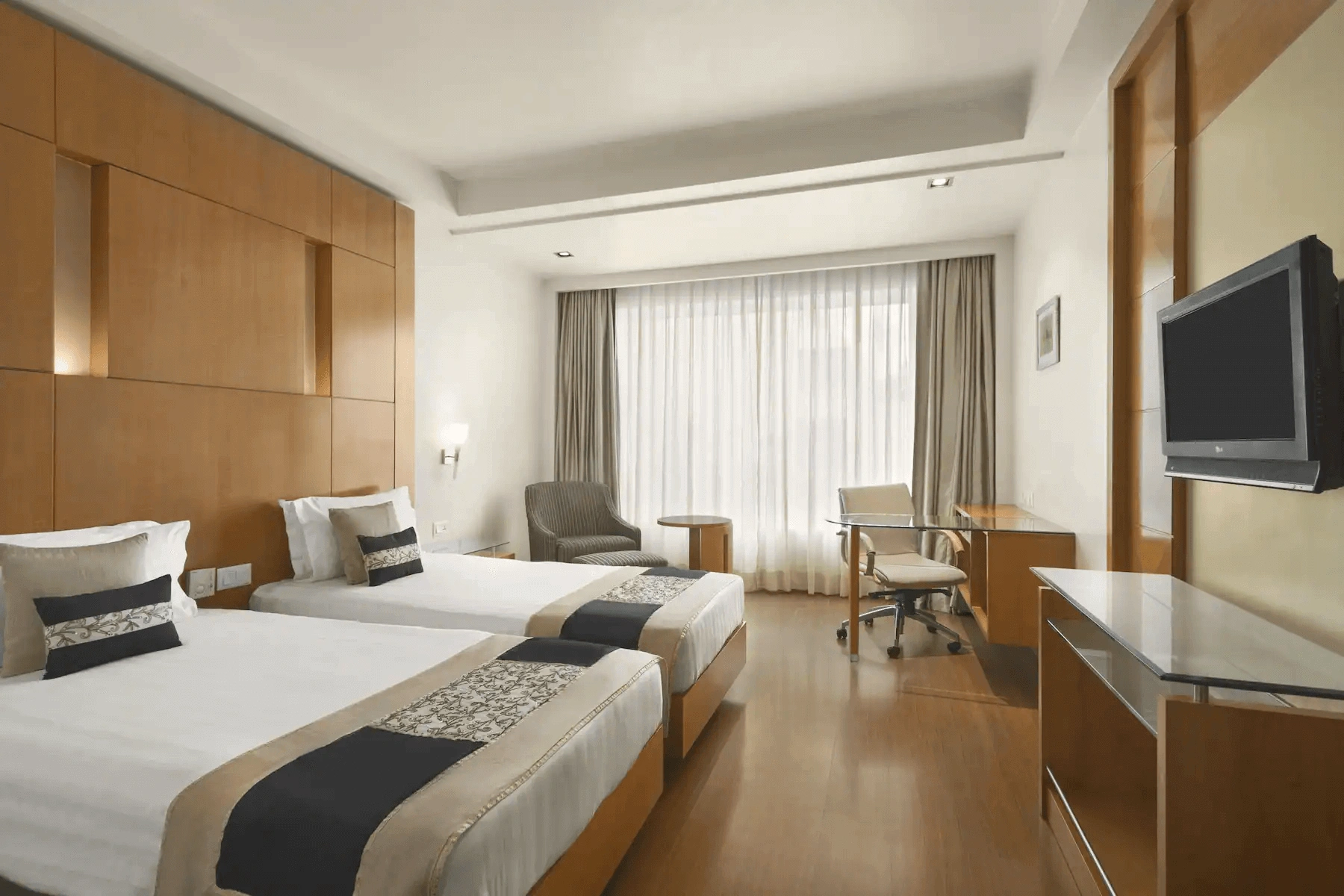 Two Twin Bed Club Room