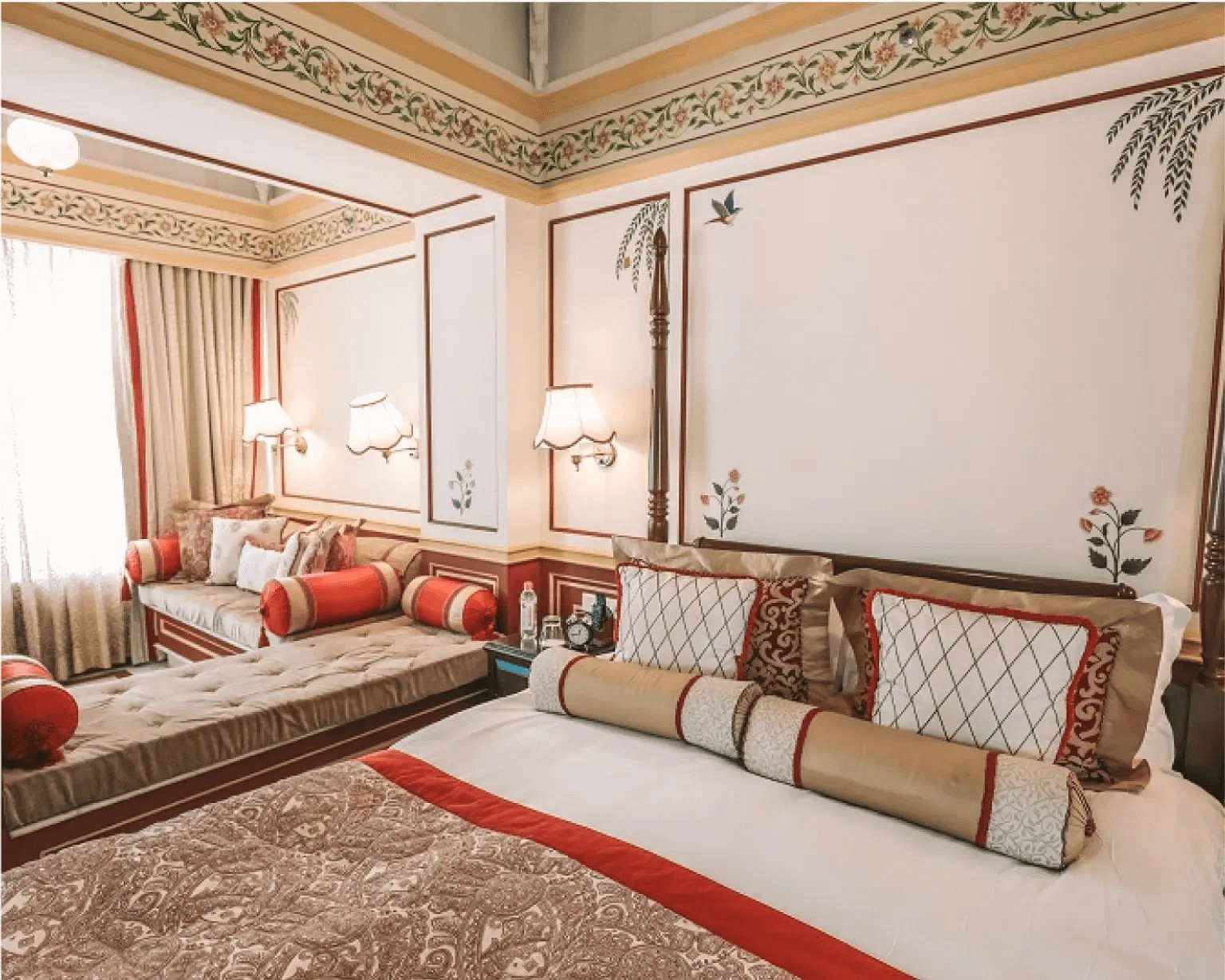 Palace Room Lake View Twin Bed