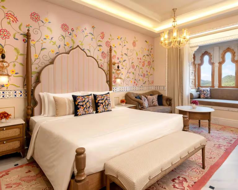 Luxury Room King Bed with Museum View