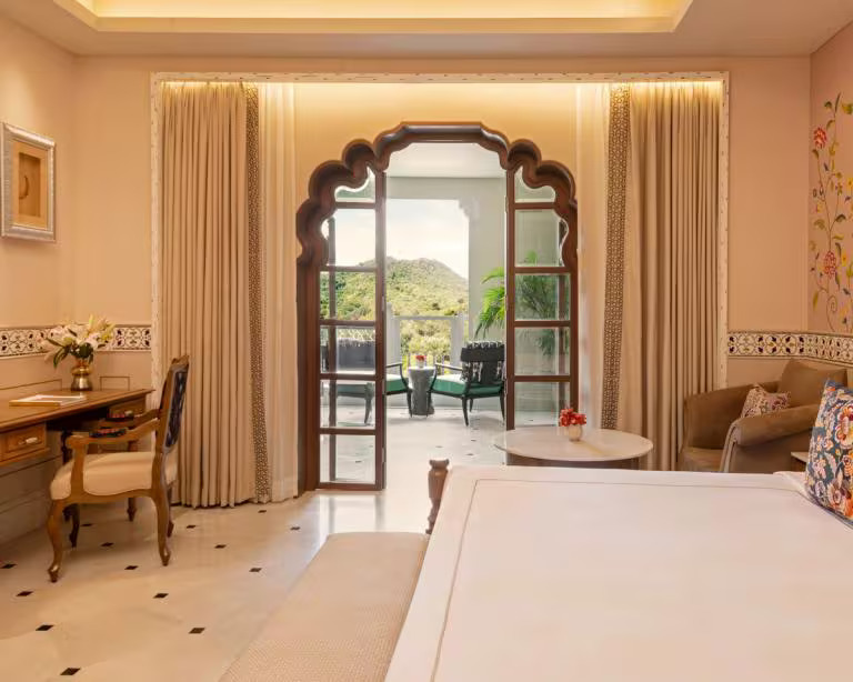 Grand Luxury Room King Bed with Sit Out
