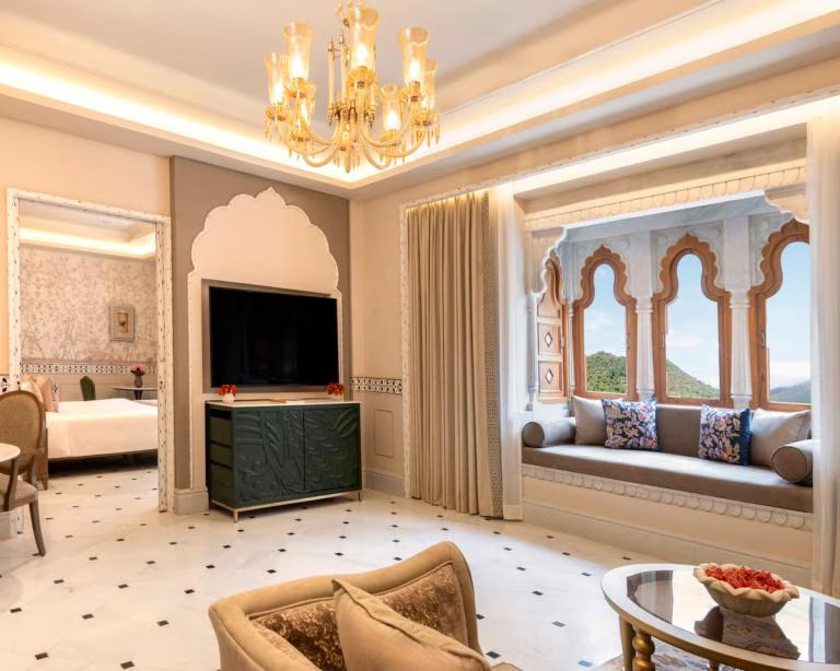 Luxury Suite King Bed