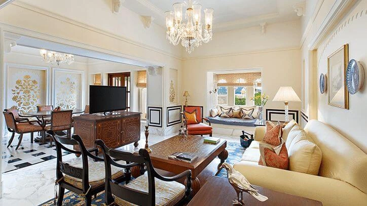 Luxury Suites With Private Pool