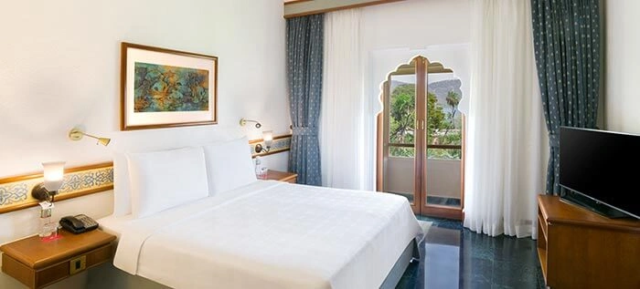Deluxe lake view rooms