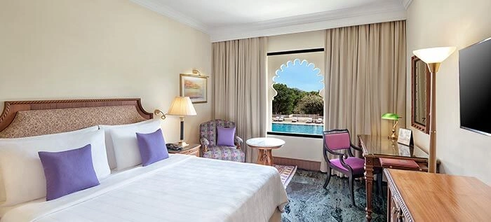 Deluxe Pool View Room
